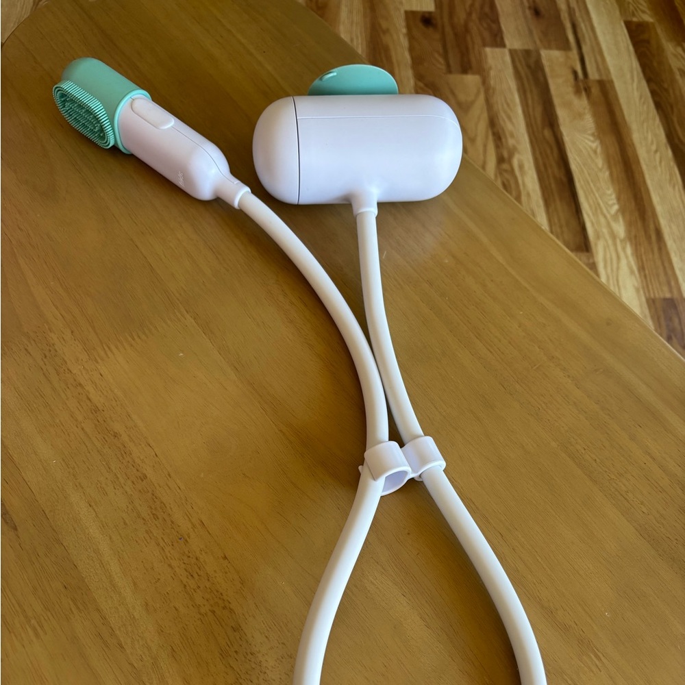 Portable White and Mint Handheld Water 💦 Sprayer Pump